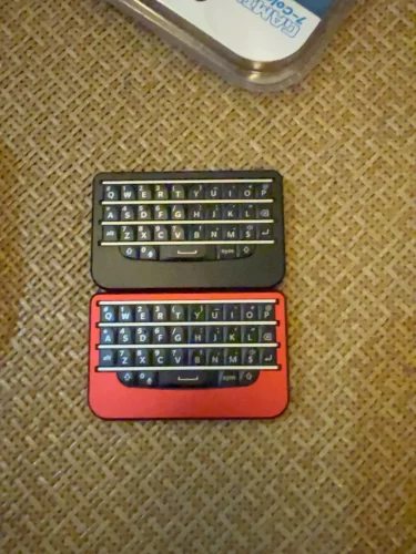 Click to view full screen BBQ10KBD Mini Berry Keyboard photo review
