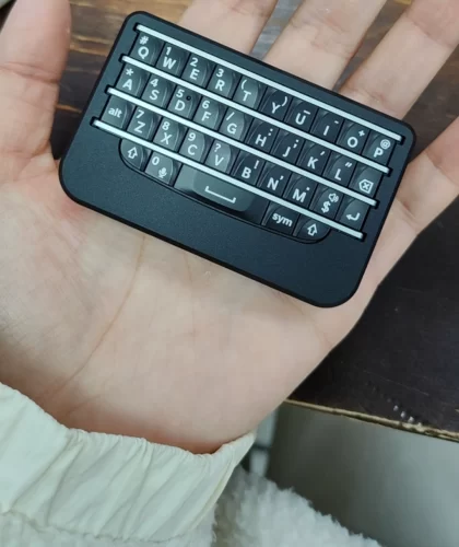 Click to view full screen BBQ10KBD Mini Berry Keyboard photo review